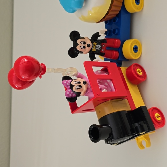 Lego Duplo Disney Mickey & Minnie Mouse Birthday Parade Train - Picture 3 of 7